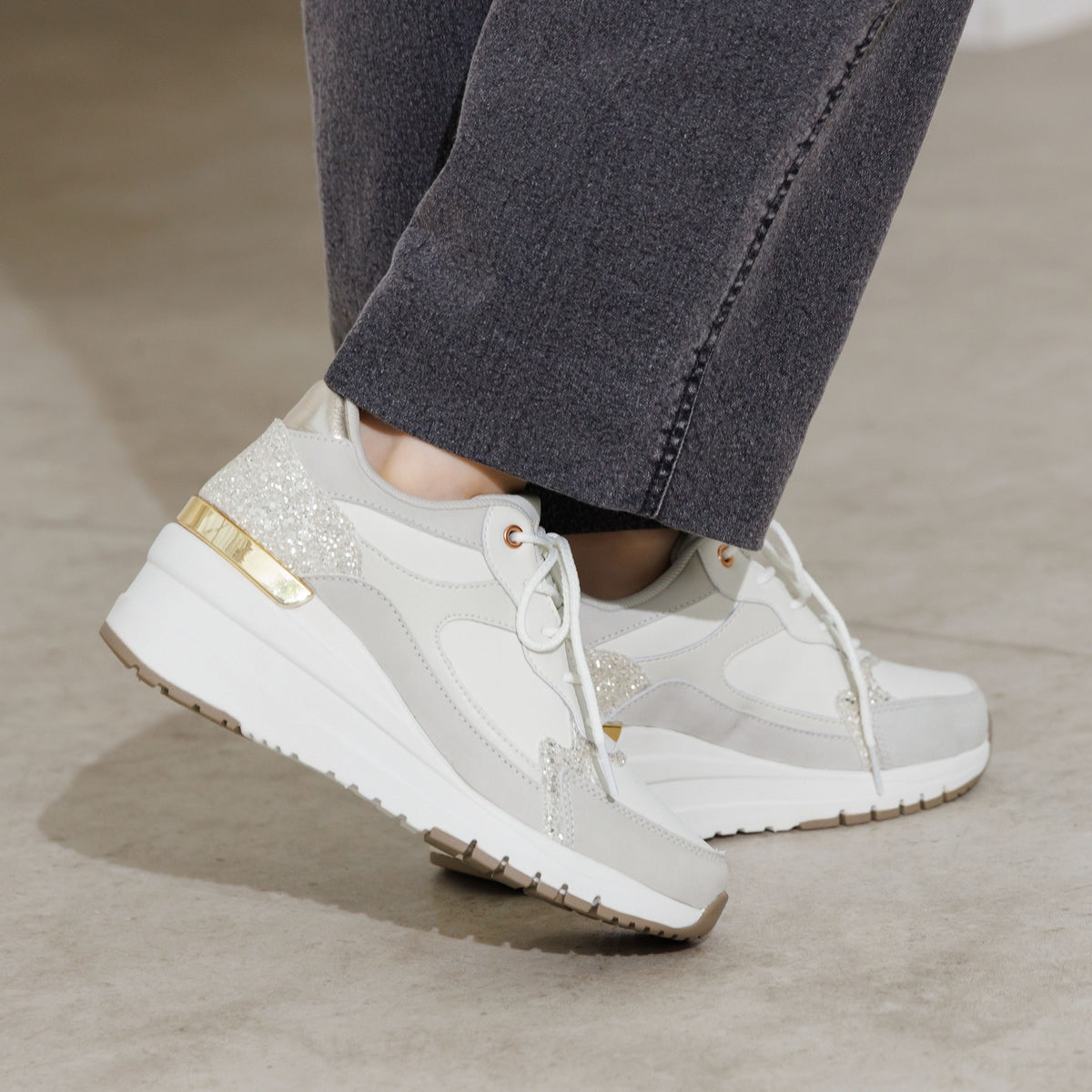 26SS／WEB限定】6cm美脚ヒールアップスニーカー/640014