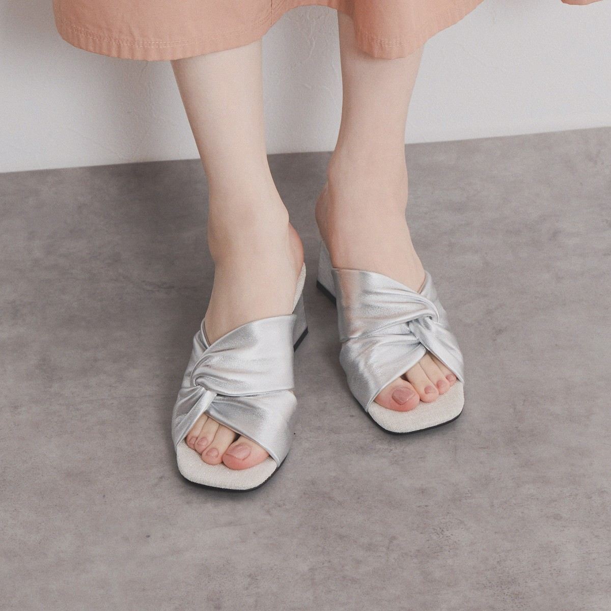 【SALE】パデットクロス変形ヒールサンダル/554202