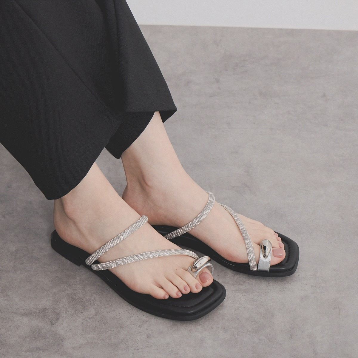【SALE】ラインストーントングサンダル/554211