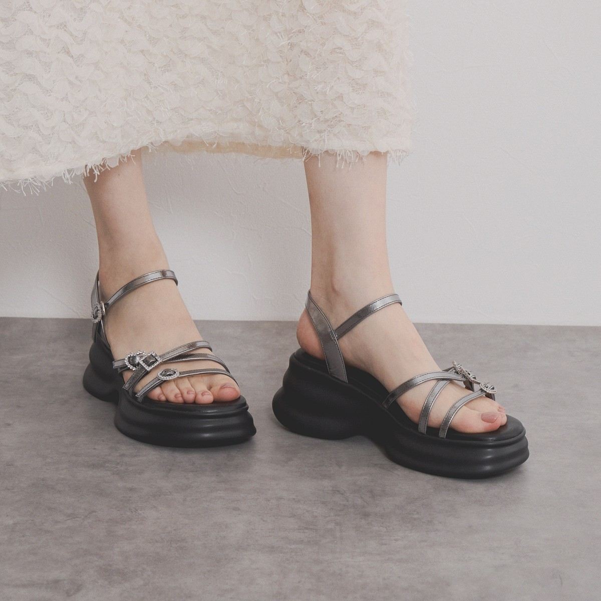 【SALE】ビジュークロスストラップサンダル/554212
