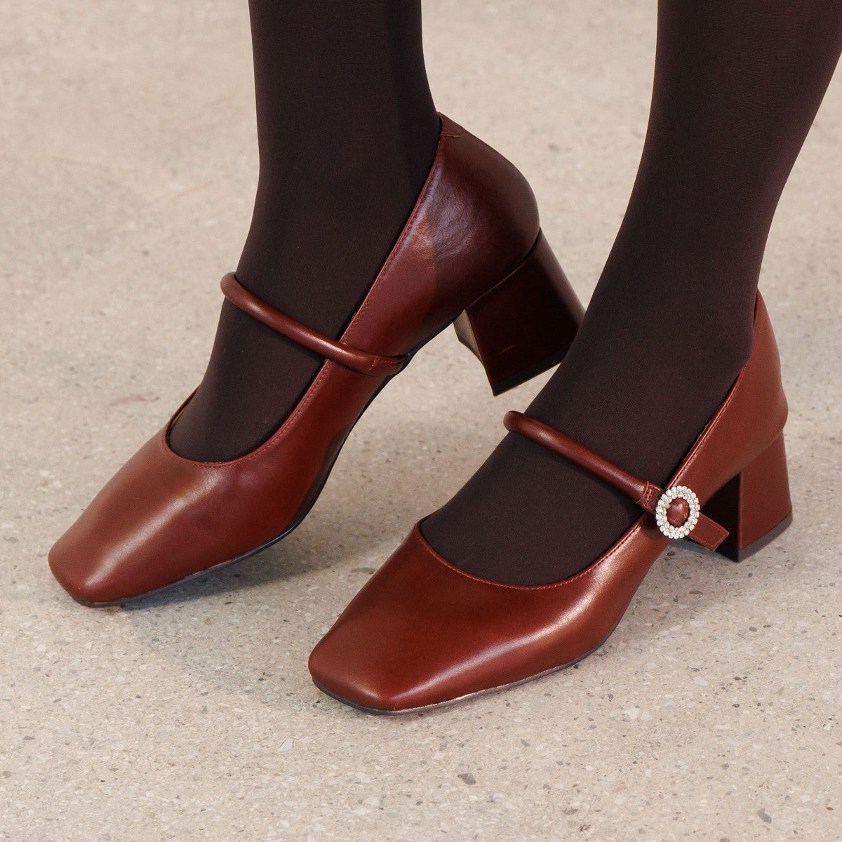 【25AW】スクエアトゥメリージェーンパンプス/554304