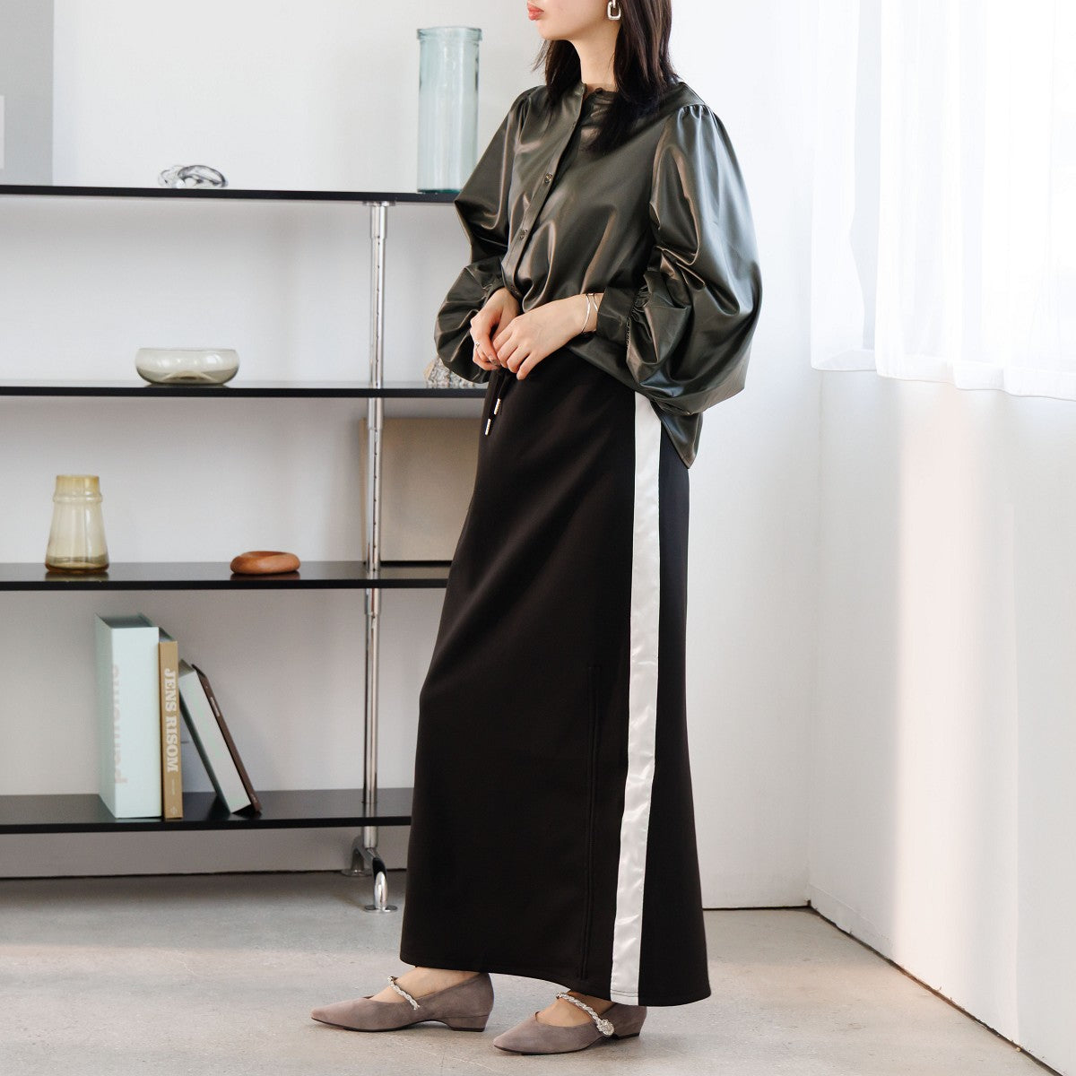 【25AW】ラインストーンツイストストラップパンプス/554308