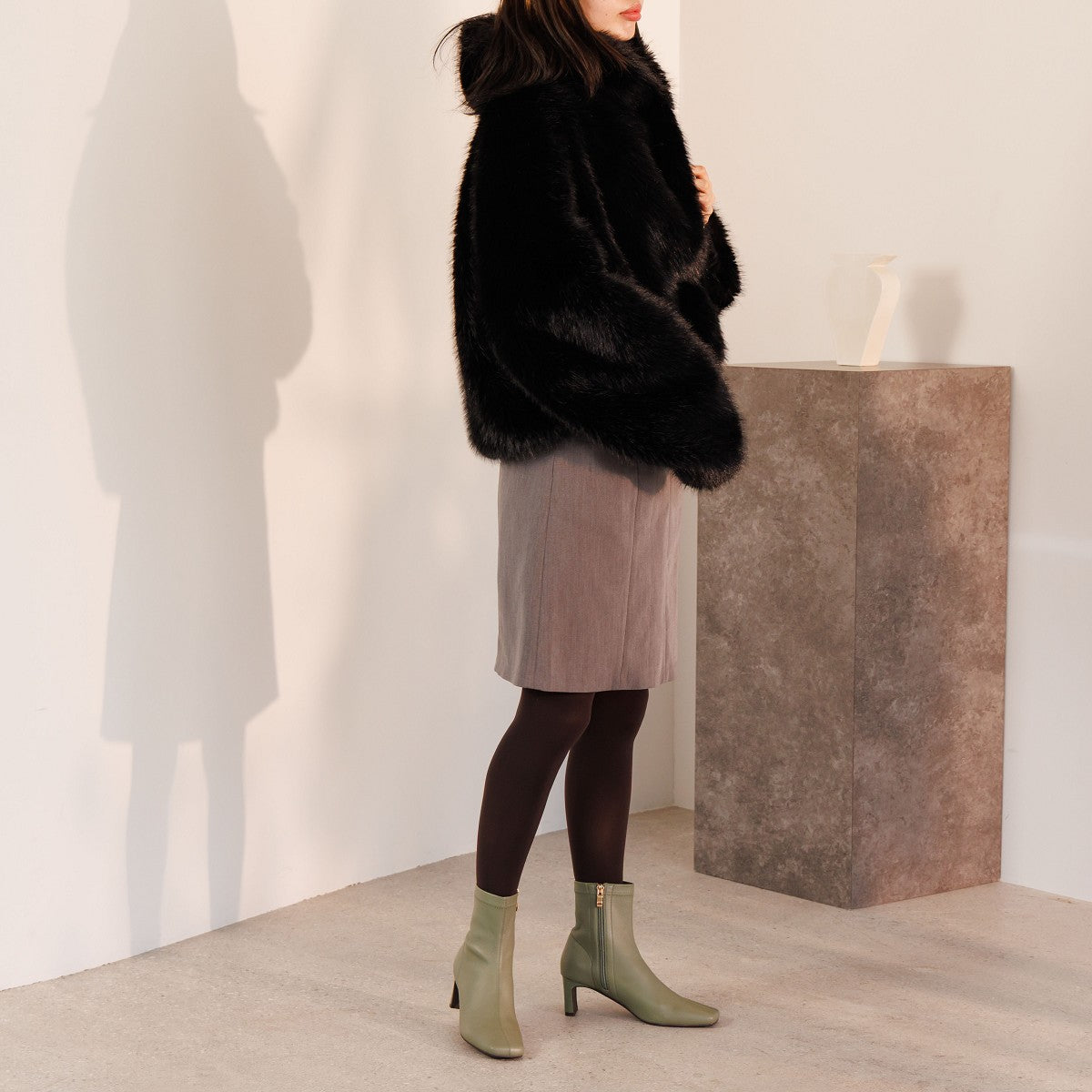 【25AW】スクエアトゥストレッチプレートヒールブーツ/554405