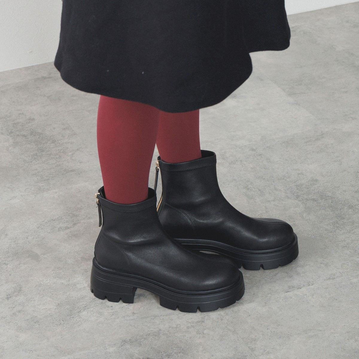 【25AW】バックファスナー厚底ブーツ/554406