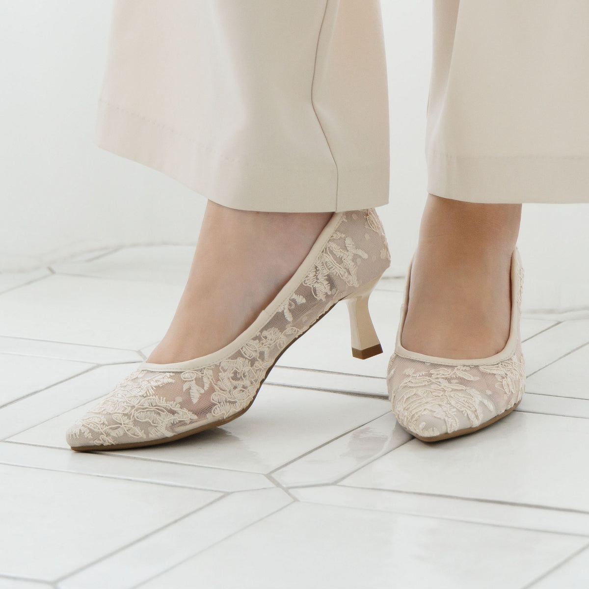 【26SS】レースパンプス/564103