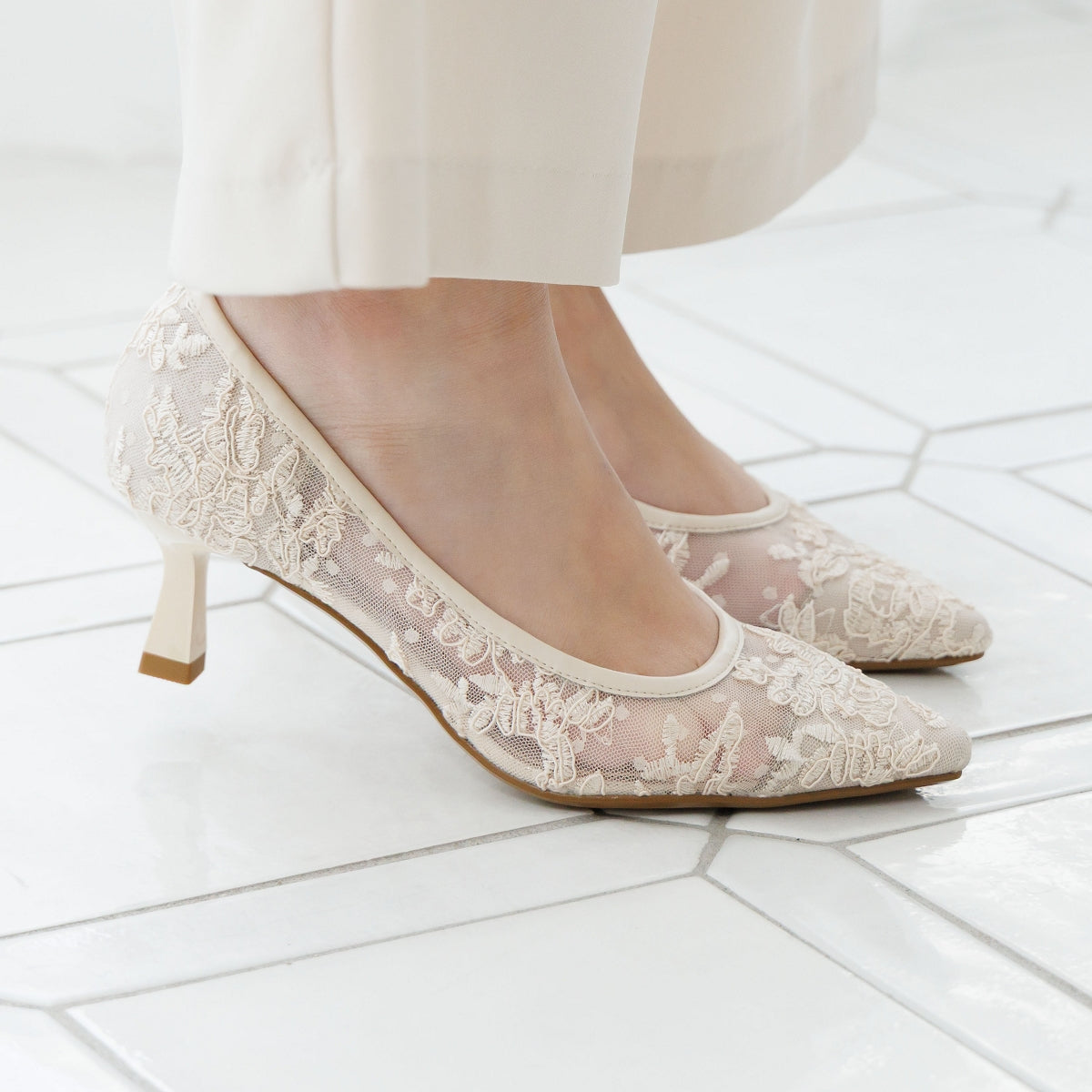【26SS】レースパンプス/564103