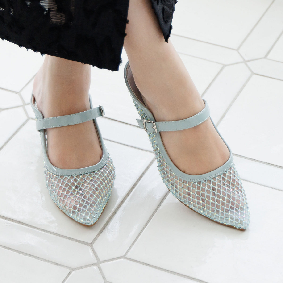 【26SS】ベルトデザインシアーミュール/564105