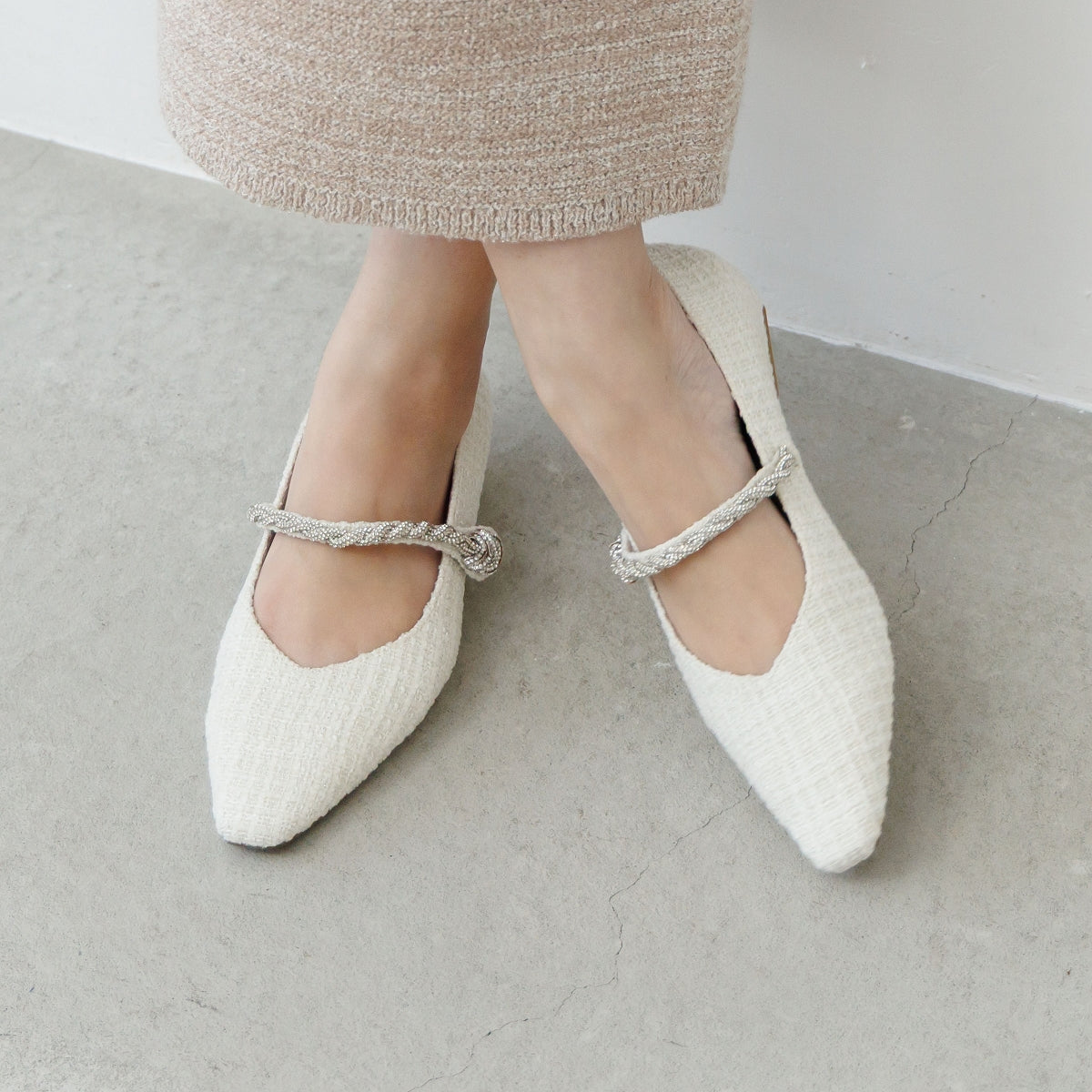 【26SS】ビジューストラップツィードパンプス/564106