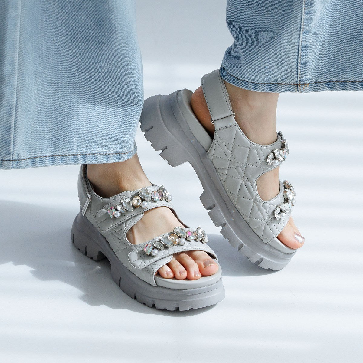 《予約/5月上旬入荷予定》ビジューアクセントキルティングサンダル/564205