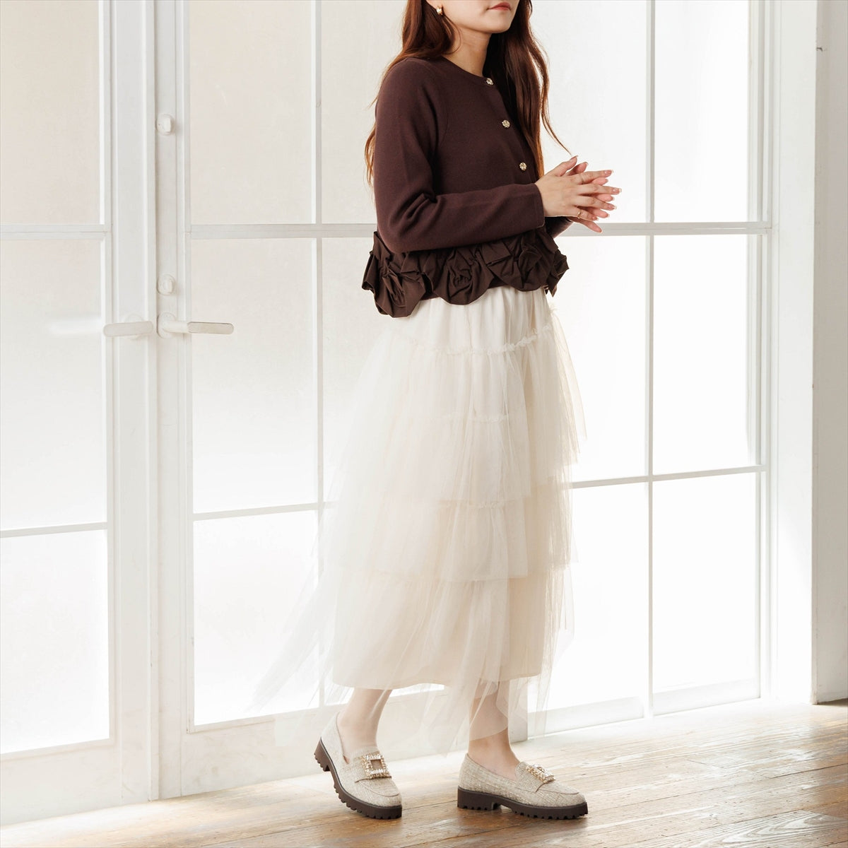 《予約/9月下旬入荷予定》【26AW】ビジューバックルトラックソールローファー/564303