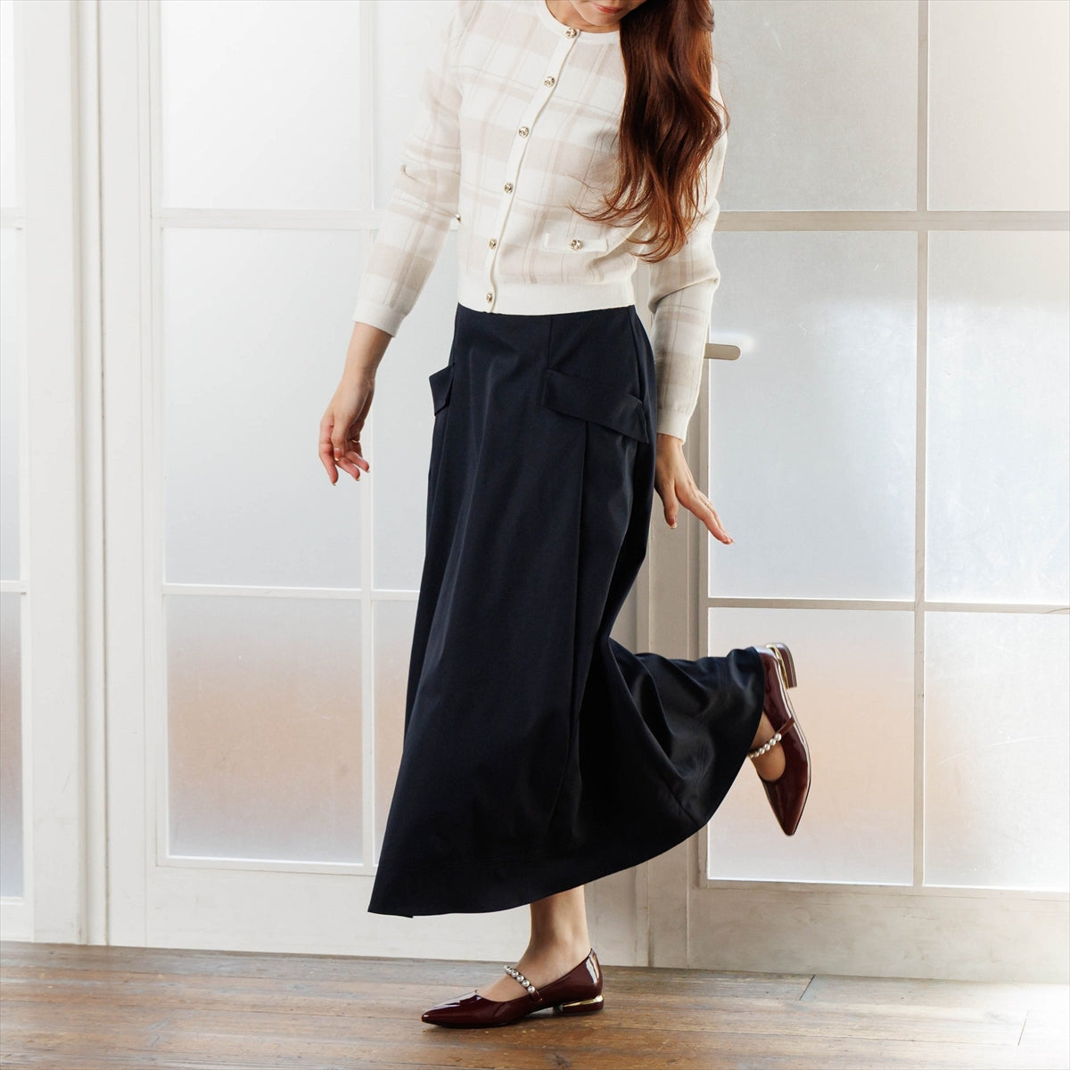 《予約/9月中旬入荷予定》【26AW】パールストラップパンプス/564304