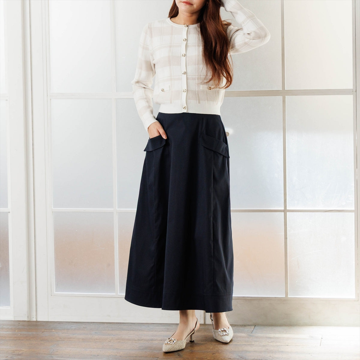 《予約/9月中旬入荷予定》【26AW】ビジューバックルバックストラップ/564306