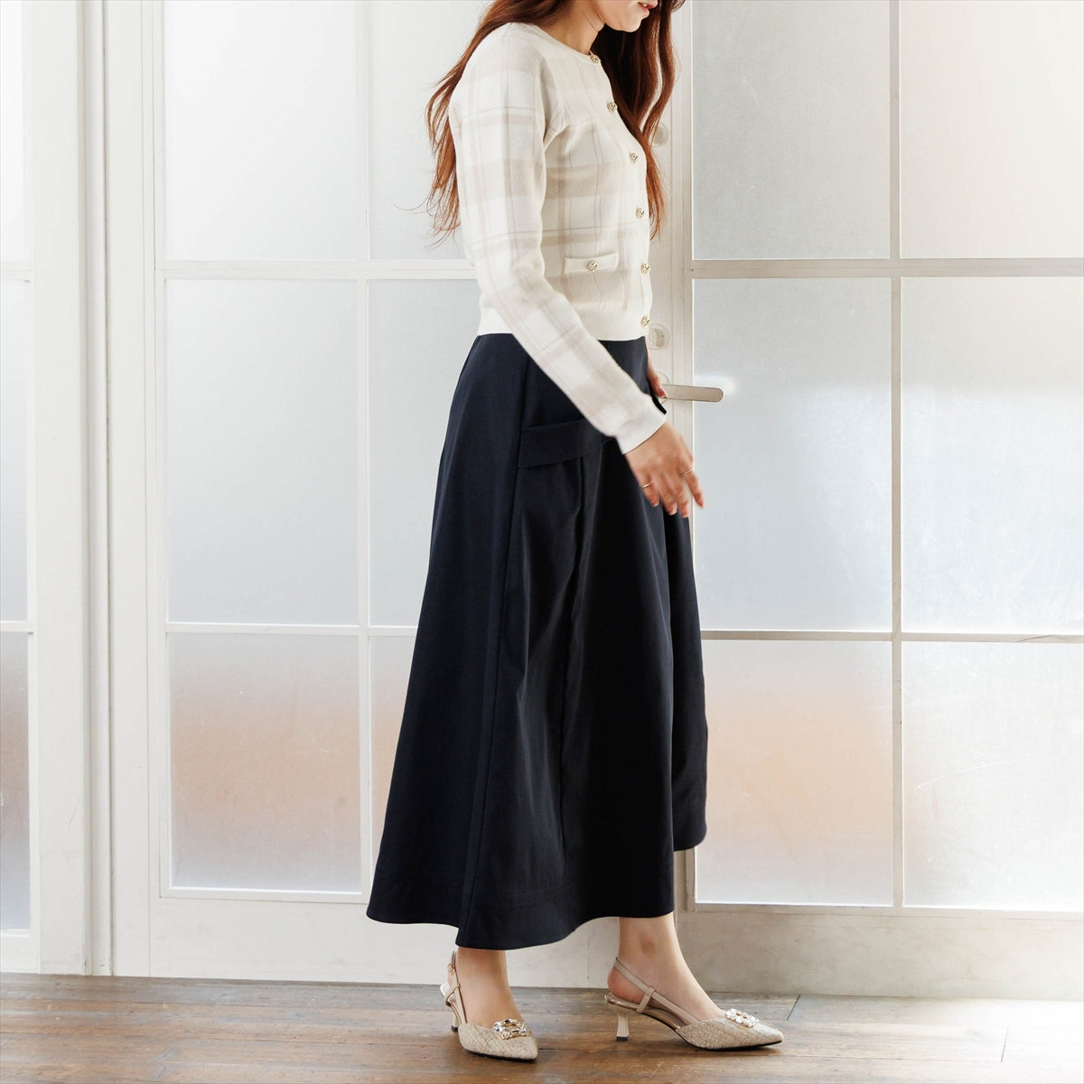 《予約/9月中旬入荷予定》【26AW】ビジューバックルバックストラップ/564306
