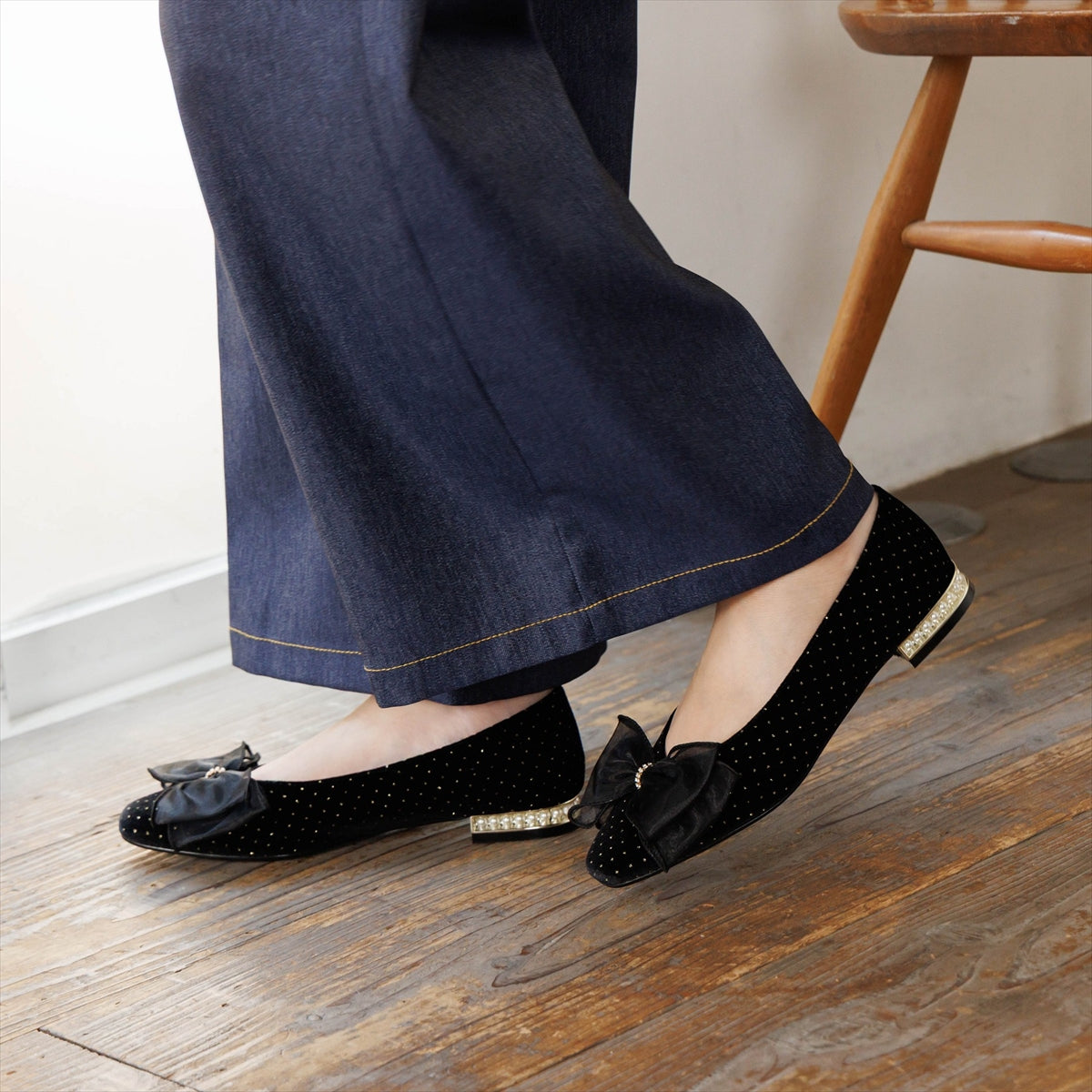 《予約/9月下旬入荷予定》【26AW】チュールリボンフラットパンプス/564308