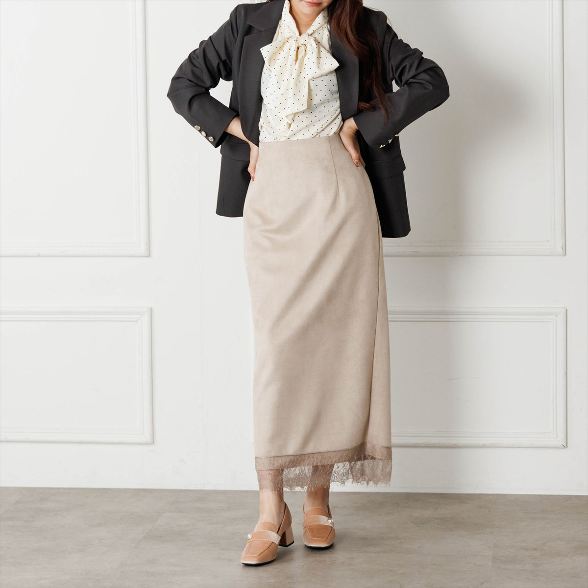 《予約/10月上旬入荷予定》【26AW】パールモチーフヒールローファー/564310