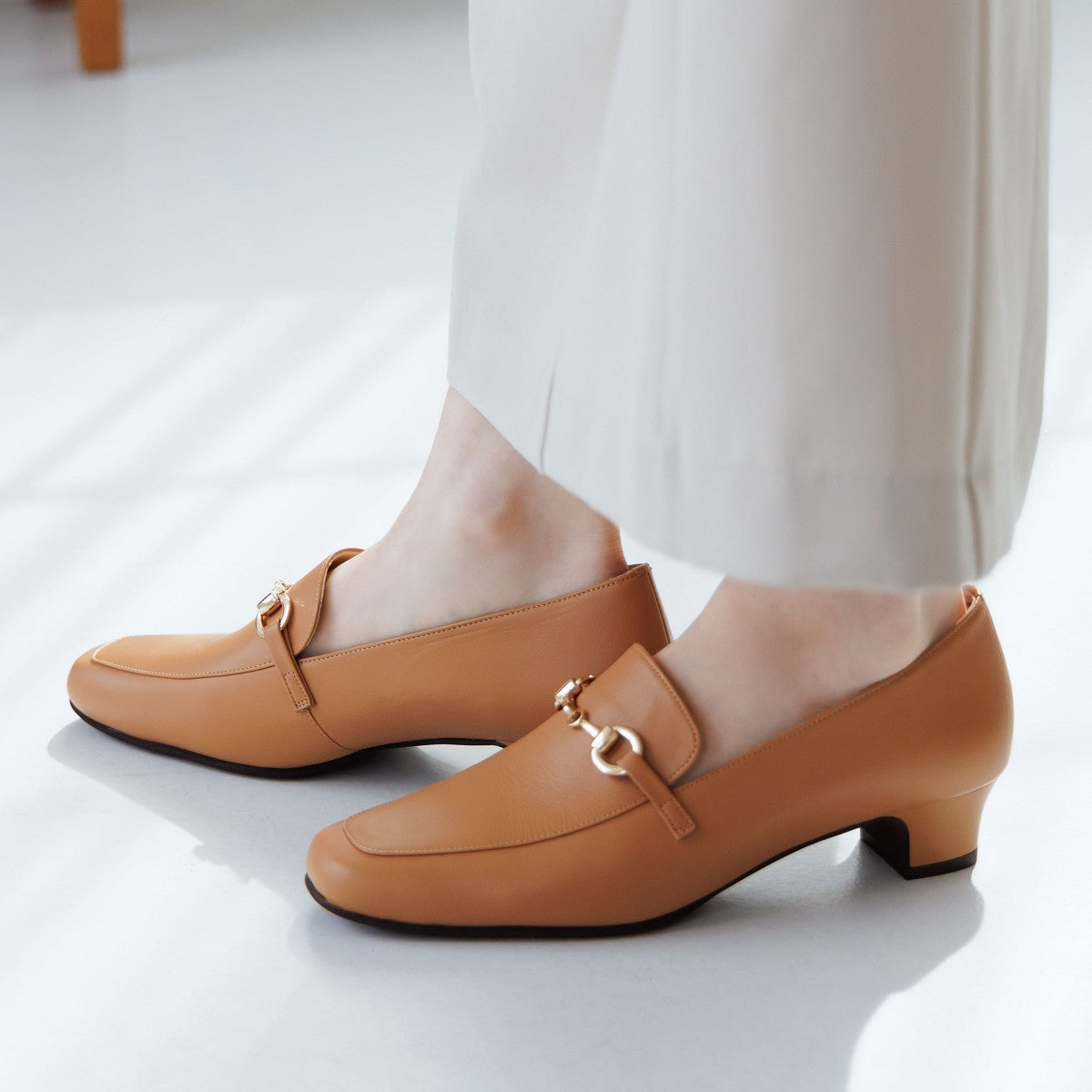 【26SS新色追加】【快適ウォークパンプス】ビットデザインヒールローファー/605003