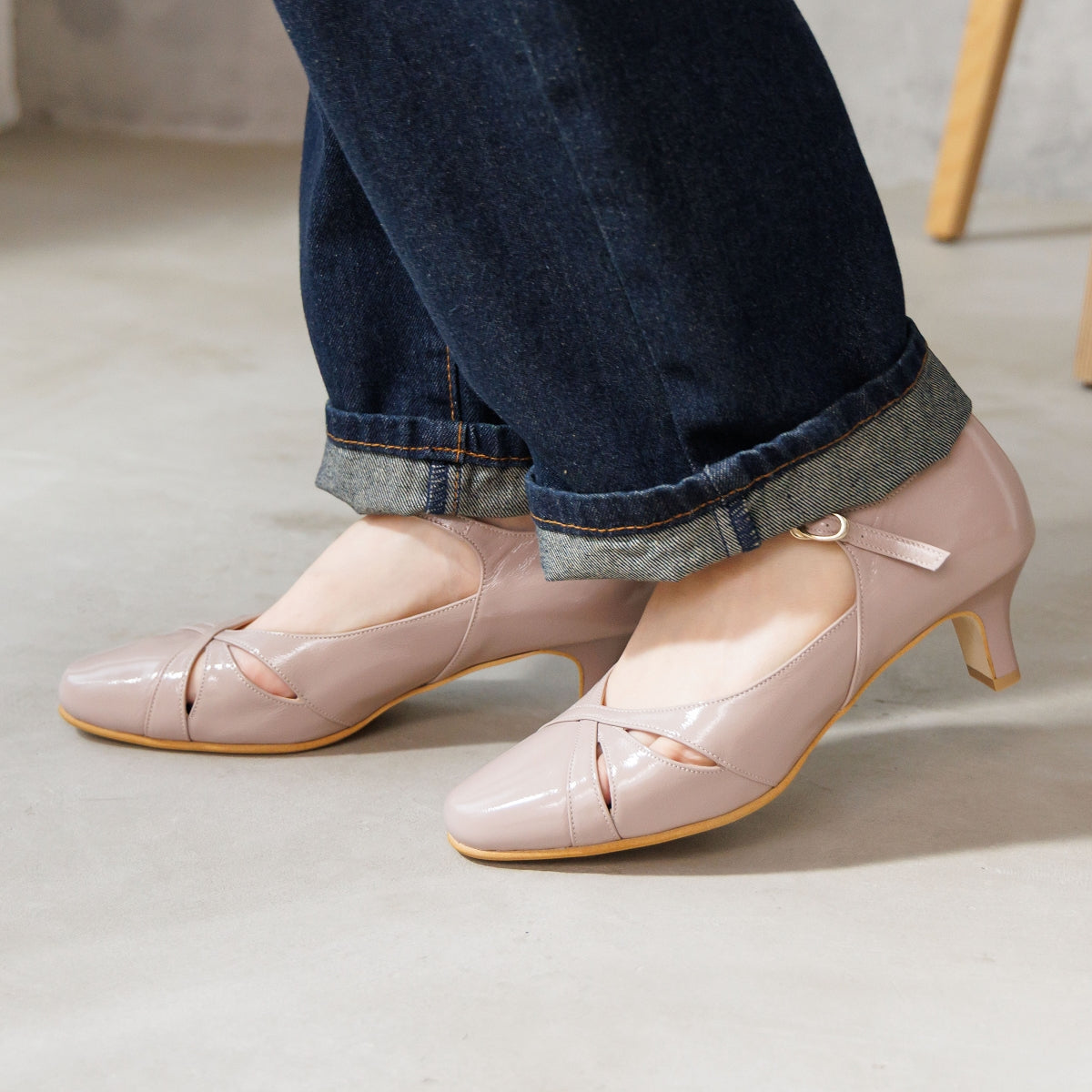 【26SS新色追加/快適ウォークパンプス】5㎝ヒールカットワークストラップパンプス/605005