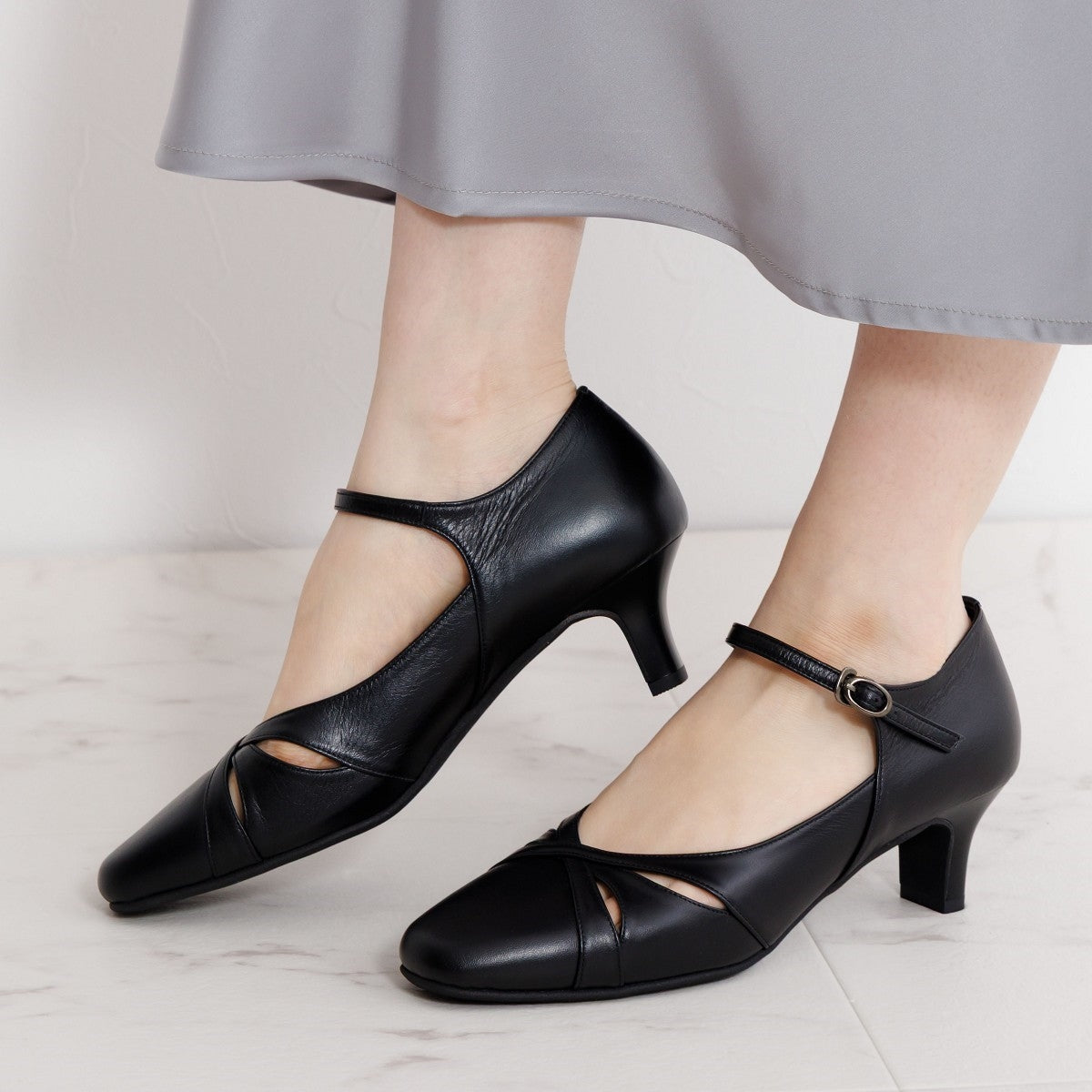 【SALE】【26SS新色追加/快適ウォークパンプス】5㎝ヒールカットワークストラップパンプス/605005