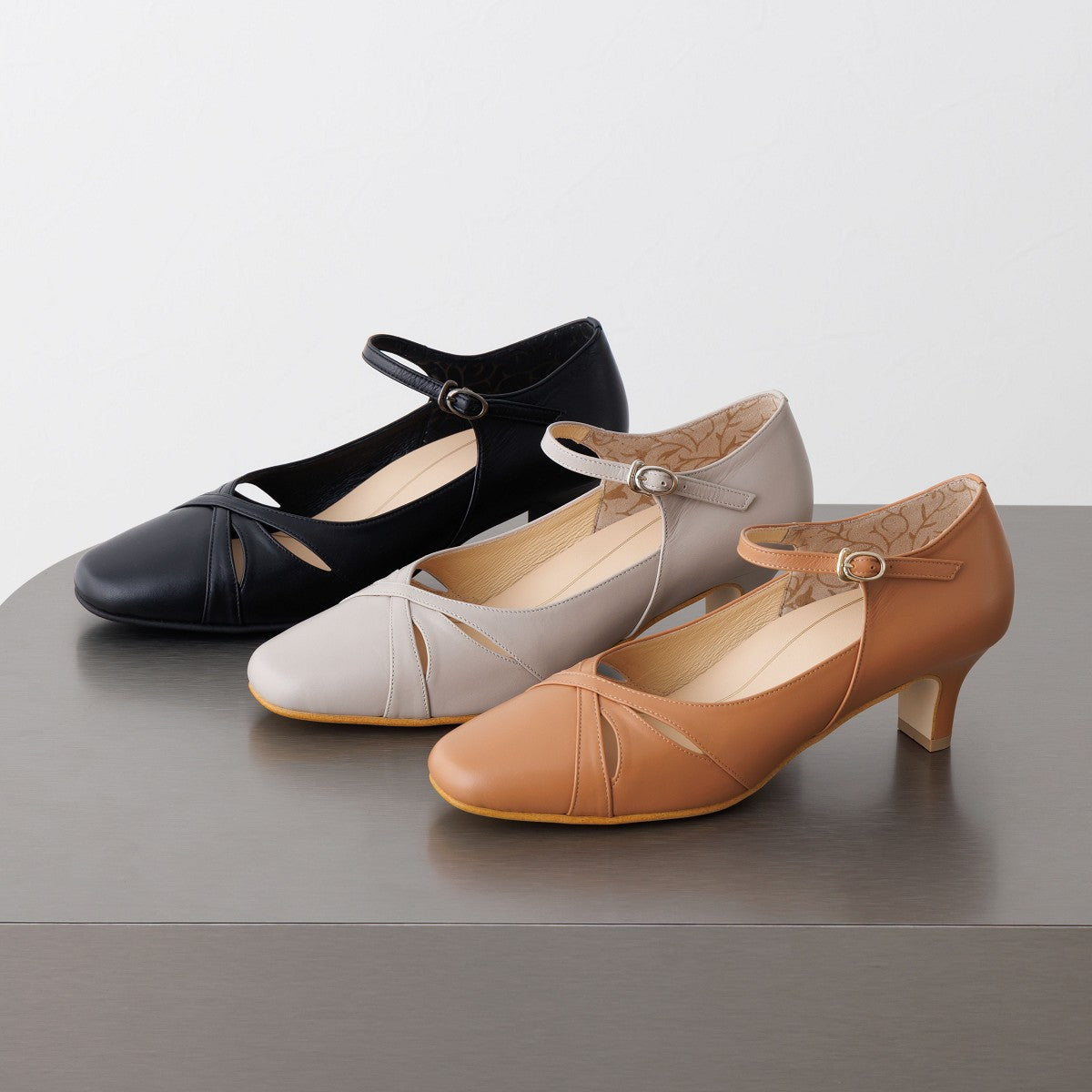 【26SS新色追加/快適ウォークパンプス】5㎝ヒールカットワークストラップパンプス/605005