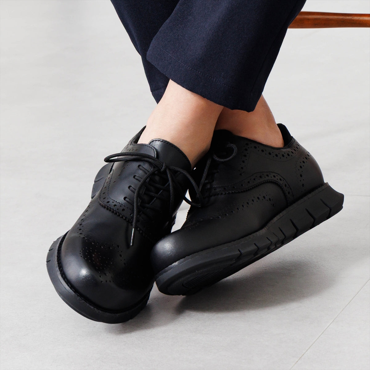 【26AW】【瞬間フィット】メンズハンズフリーウィングチップオックスフォード/607103