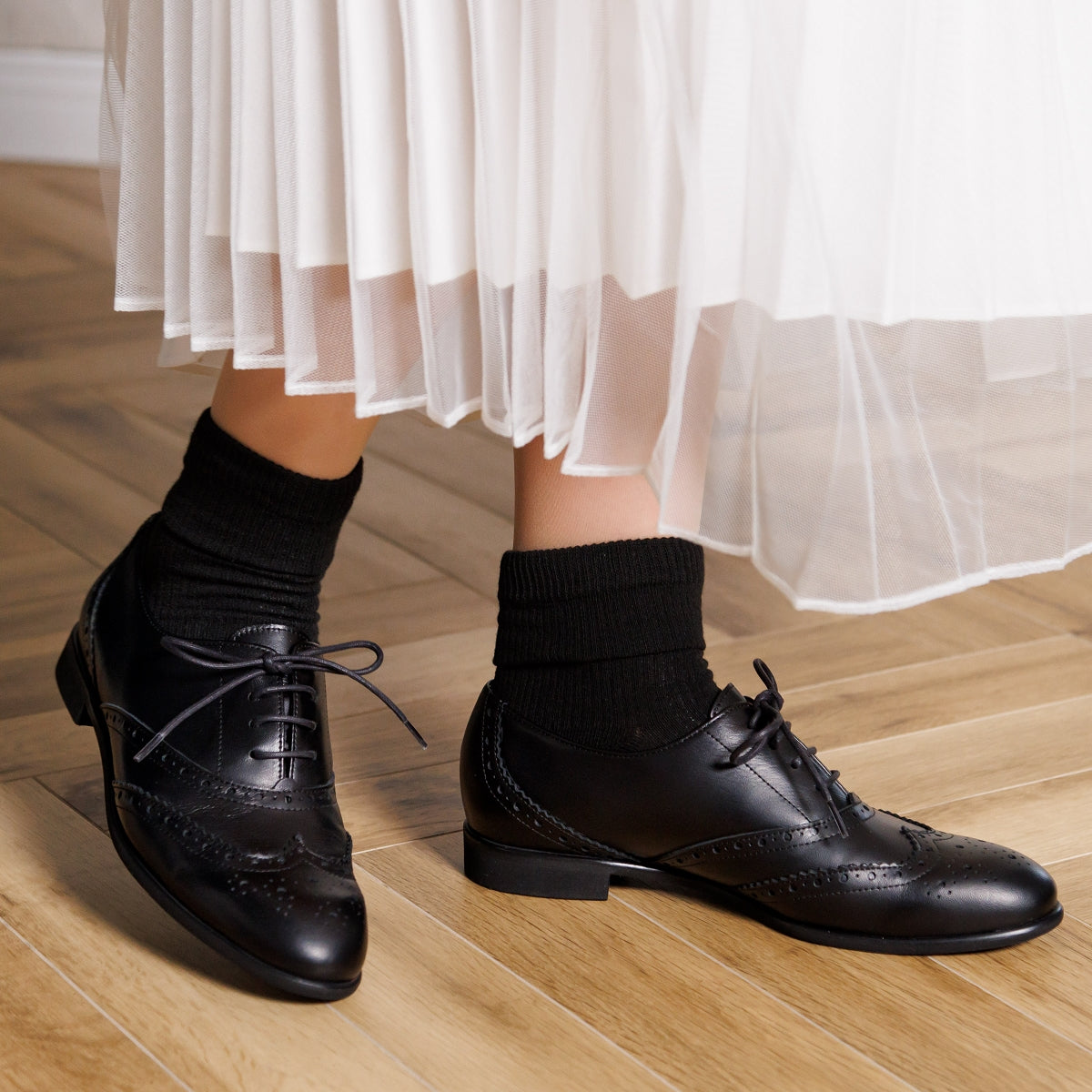 【SALE】【WEB限定デザイン】メダリオンレースアップシューズ/631153