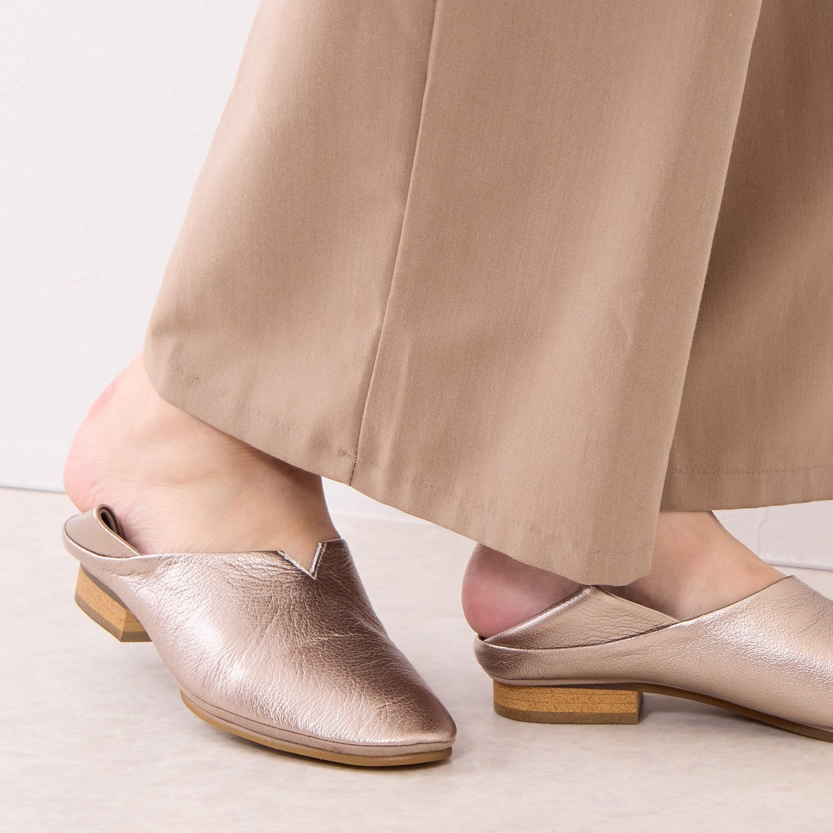 【25AW新色】【快適ウォークパンプス】ソフトフラットシューズ/635305