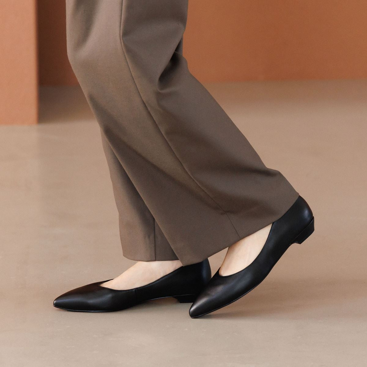 《一部予約/1月上旬入荷予定》【WEB限定デザイン】ローヒールパンプス/640001