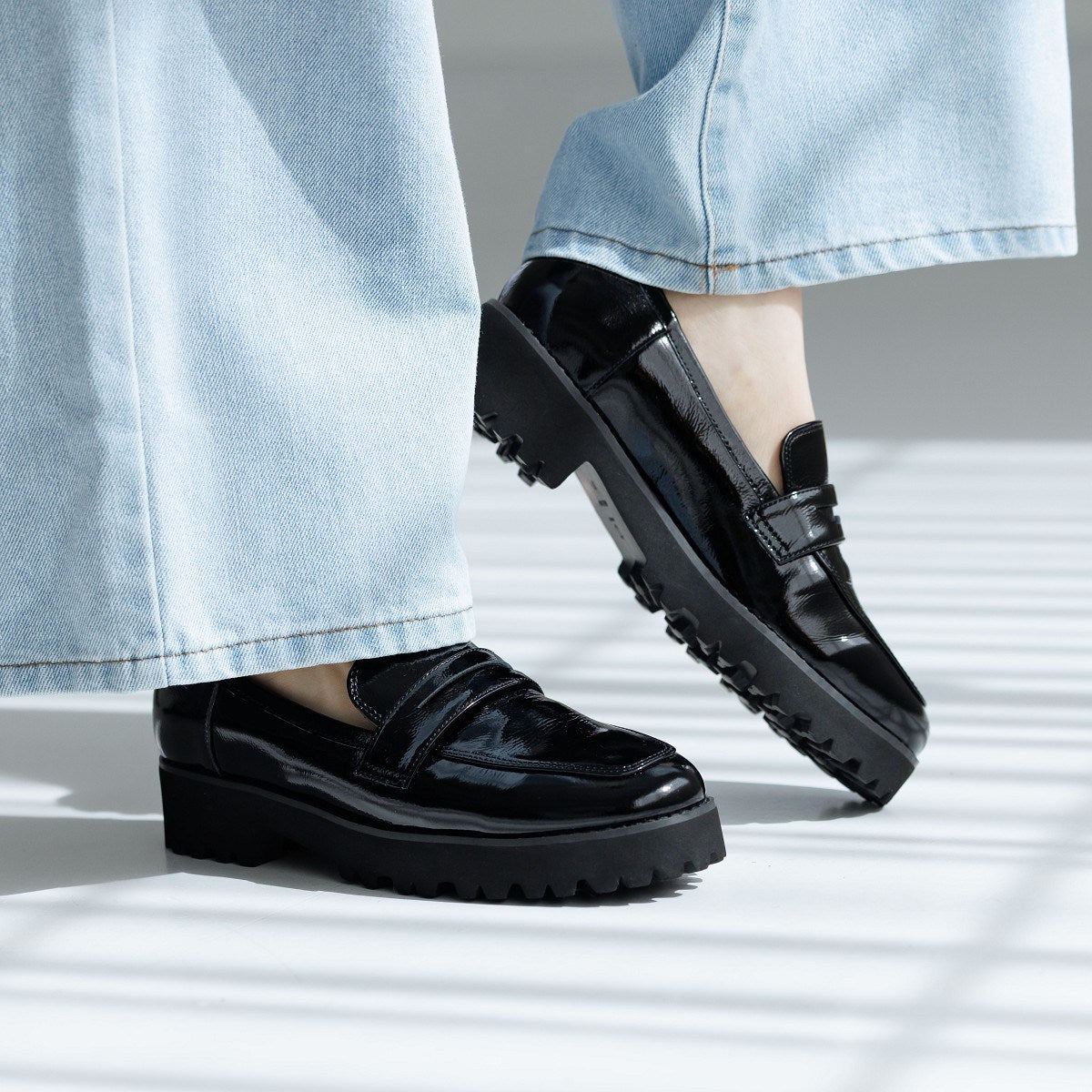 週末限定20%オフ【WEB限定デザイン】トラックソールコインローファー/640007