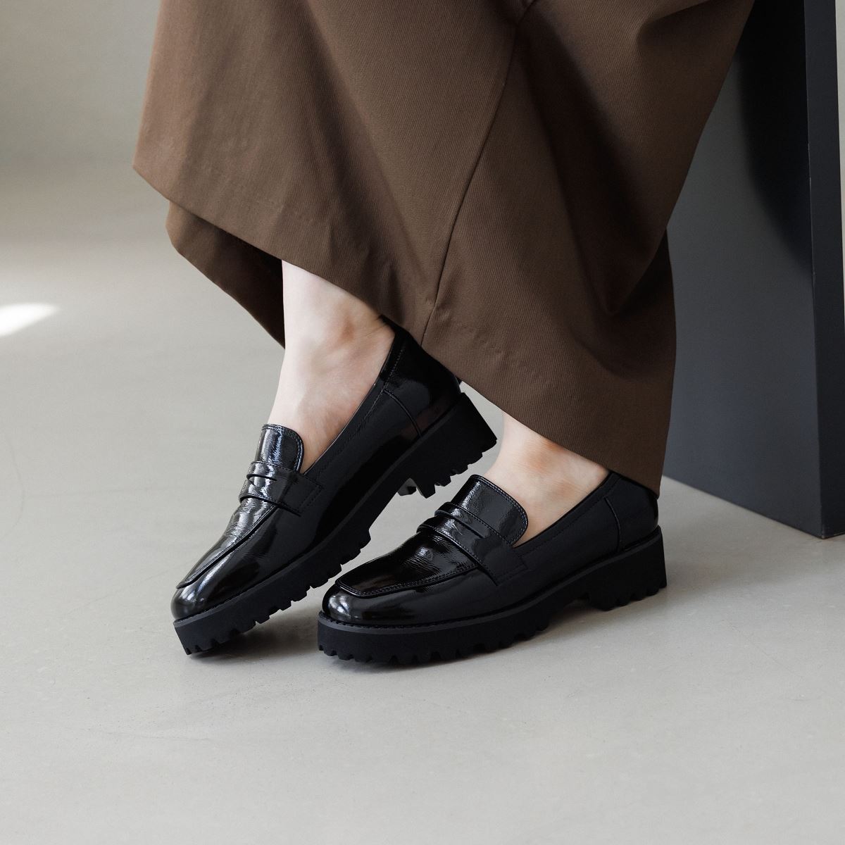 【WEB限定デザイン】トラックソールコインローファー/640007