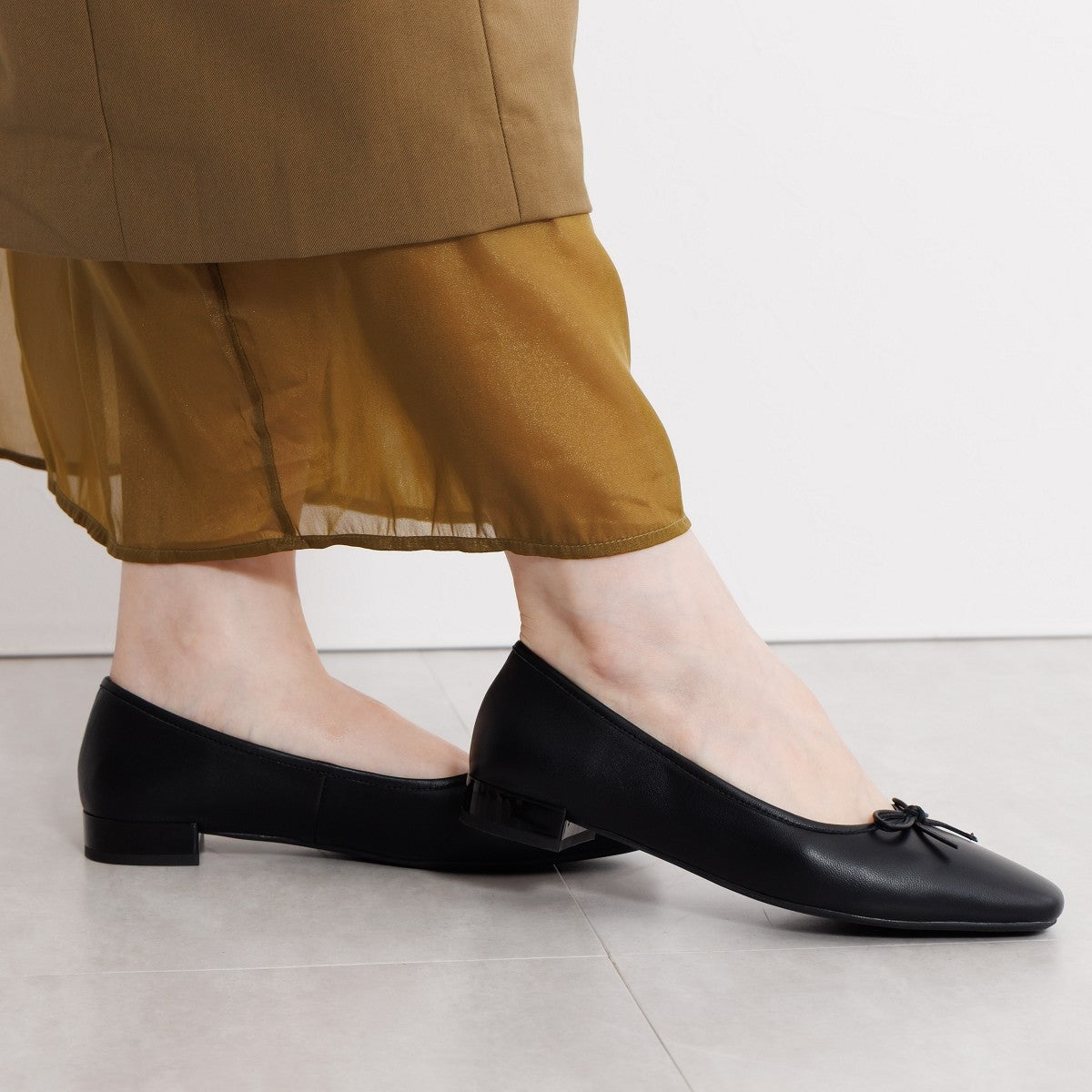 【WEB限定デザイン/25AW新色追加】スクエアトゥバレエシューズ/640008