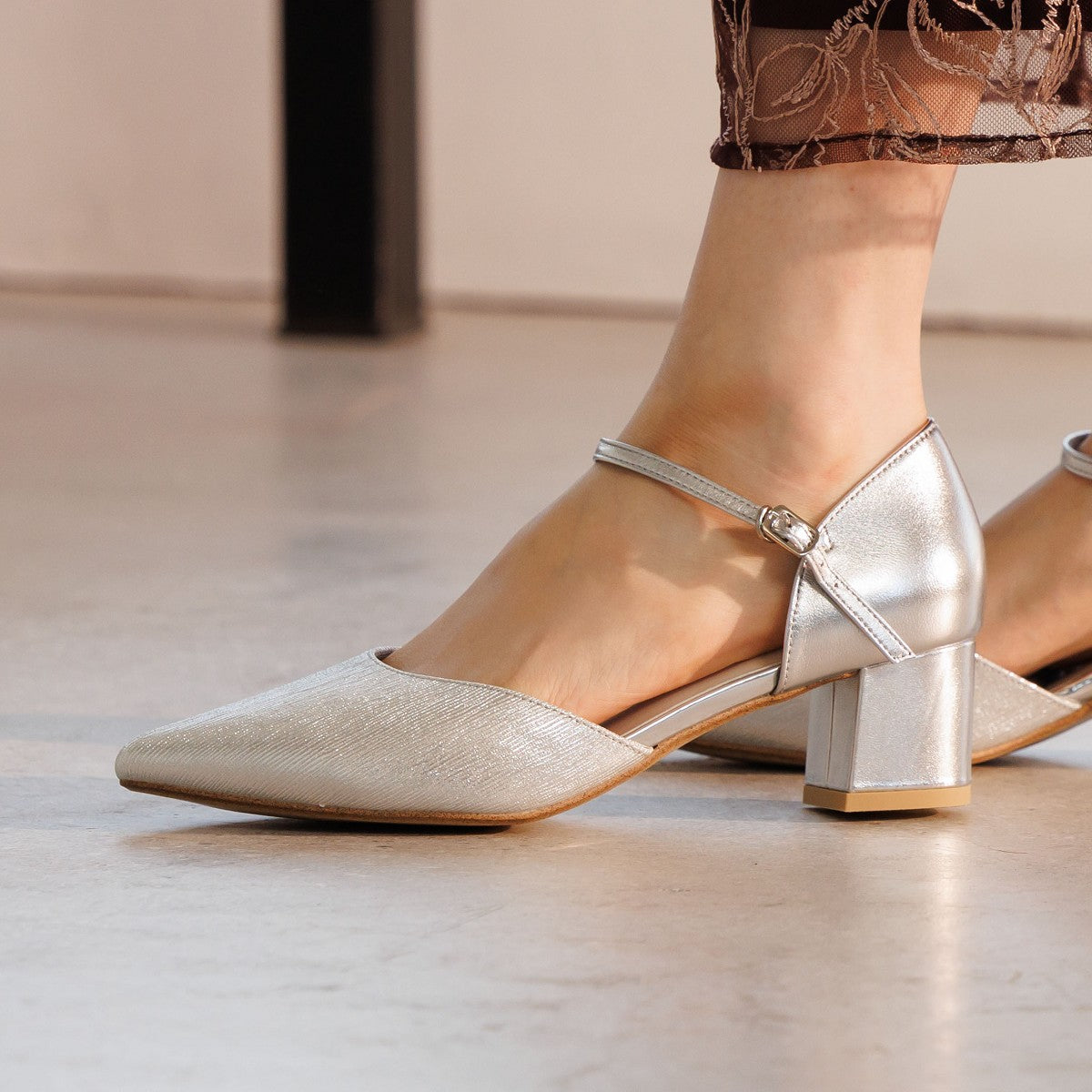 【新品】[ヒミコ] パンプス HIMIKO/セパレートストラップパンプス ヒミコ 卑弥呼 斜めストラップセパレートパンプス/611104