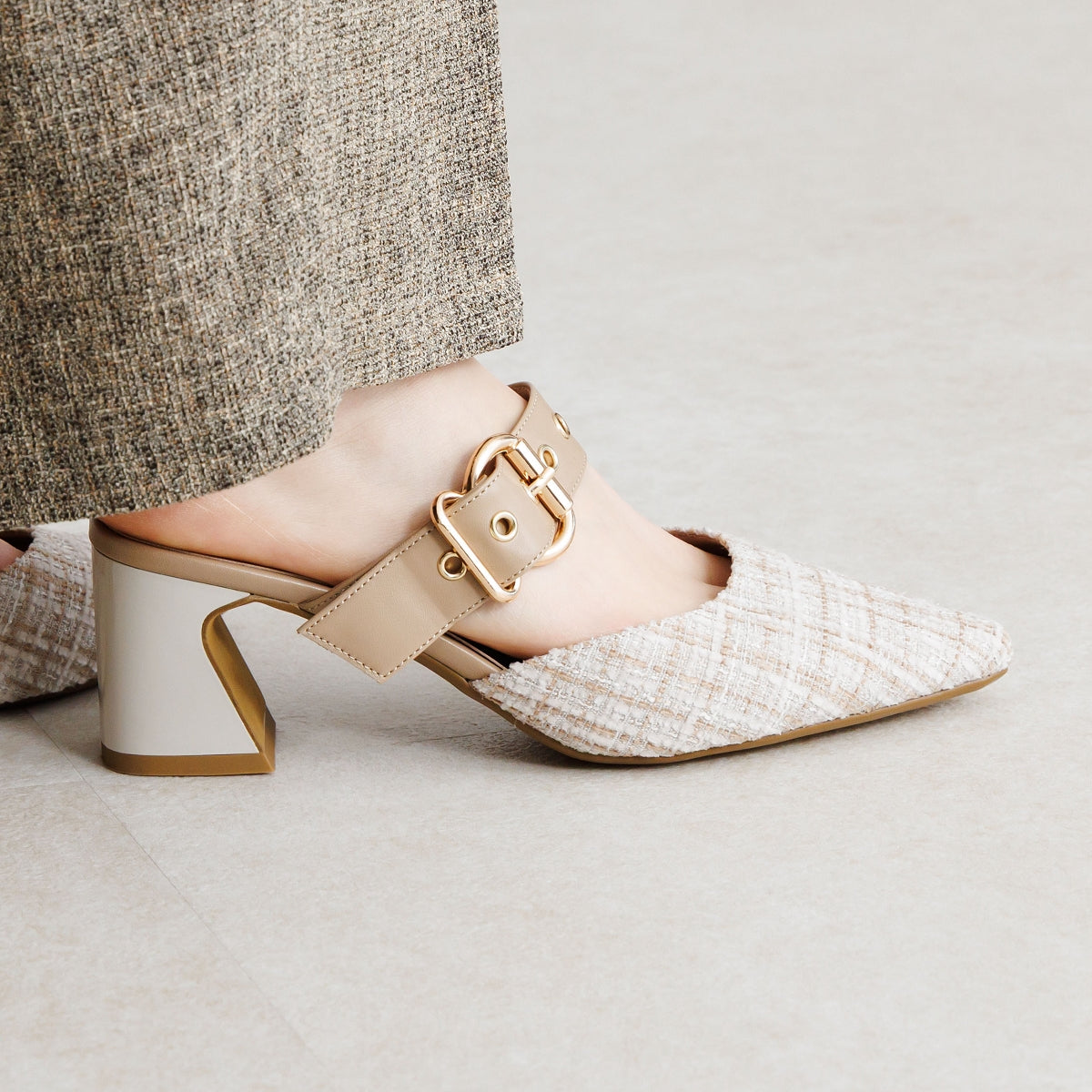 《予約/4月下旬入荷予定》メタルアクセントミュールパンプス/640012