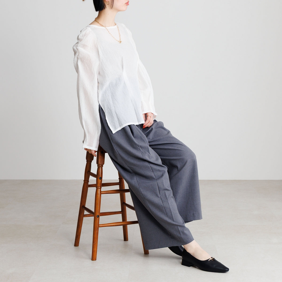 【26SS/WEB限定デザイン】メタルバーアクセントパンプス/ 640013