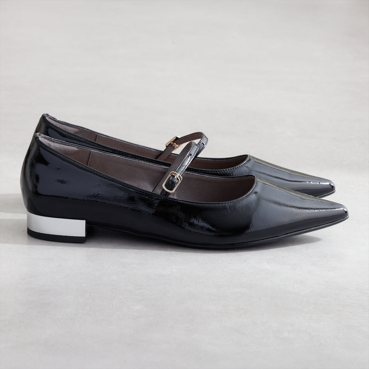 【26SS/WEB限定デザイン】配色ヒールストラップフラットパンプス/640016