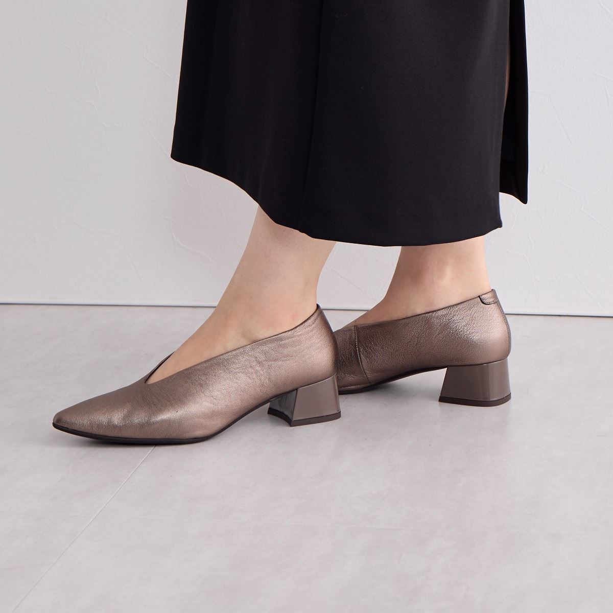 SALE】Vカットブロックヒールパンプス/641309