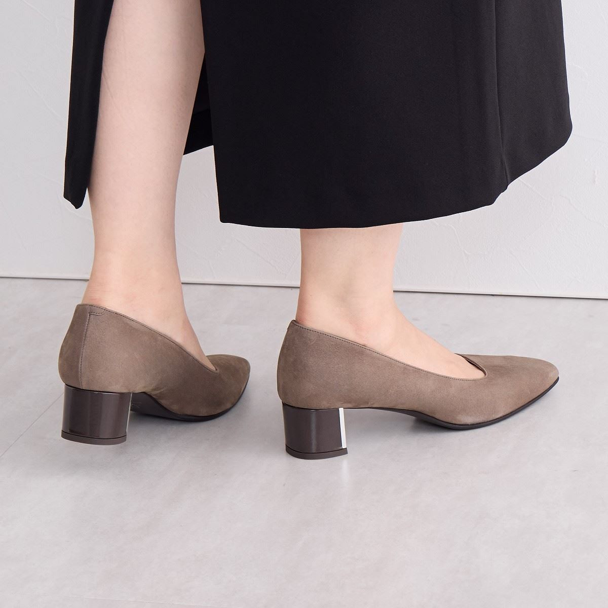 【SALE】スクエアトゥメタルプレートヒールパンプス/641312