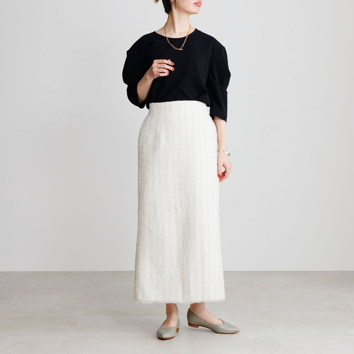 【26SS新色追加】アシンメトリーVカットフラットパンプス/641316