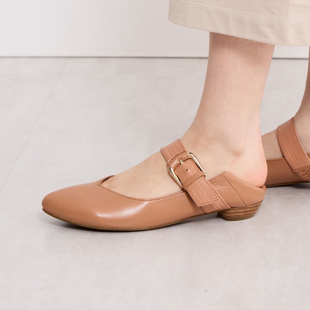 【26SS新色追加】2WAYベルトデザインバブーシュ/643311