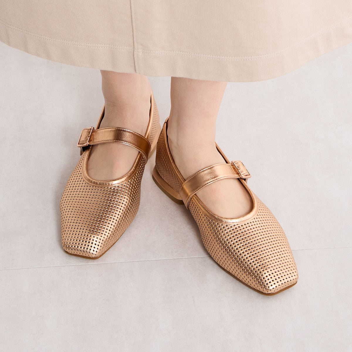 【SALE】パンチングレザーメリージェーンパンプス/651103