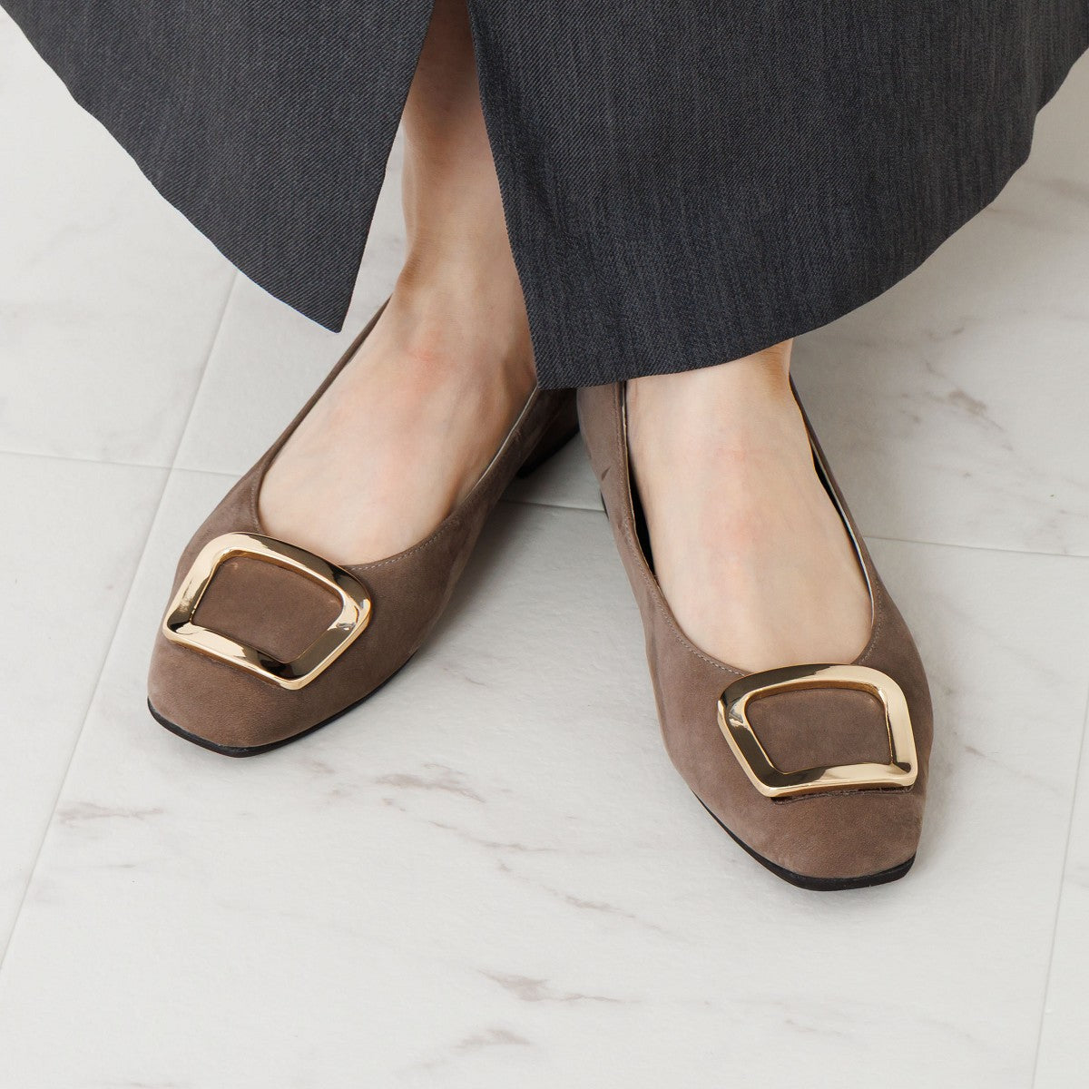 【SALE】スクエアバックルローヒールパンプス/751110