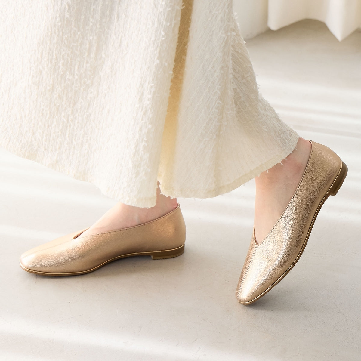 【SALE】メタルラインVカットパンプス/651113