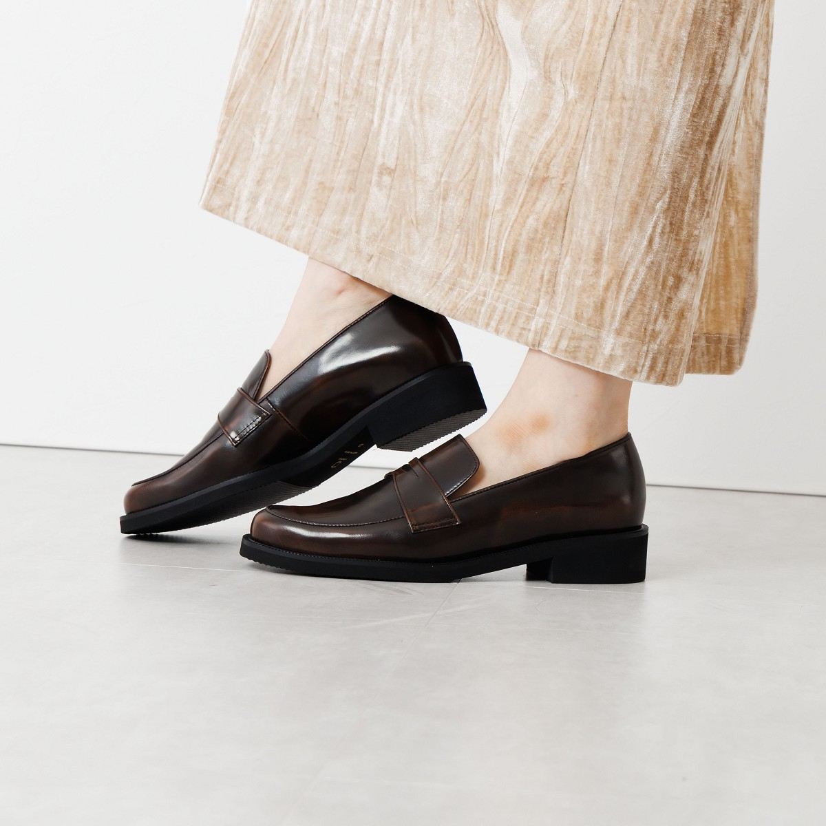 【25AW】アドバンレザーローファー/651309