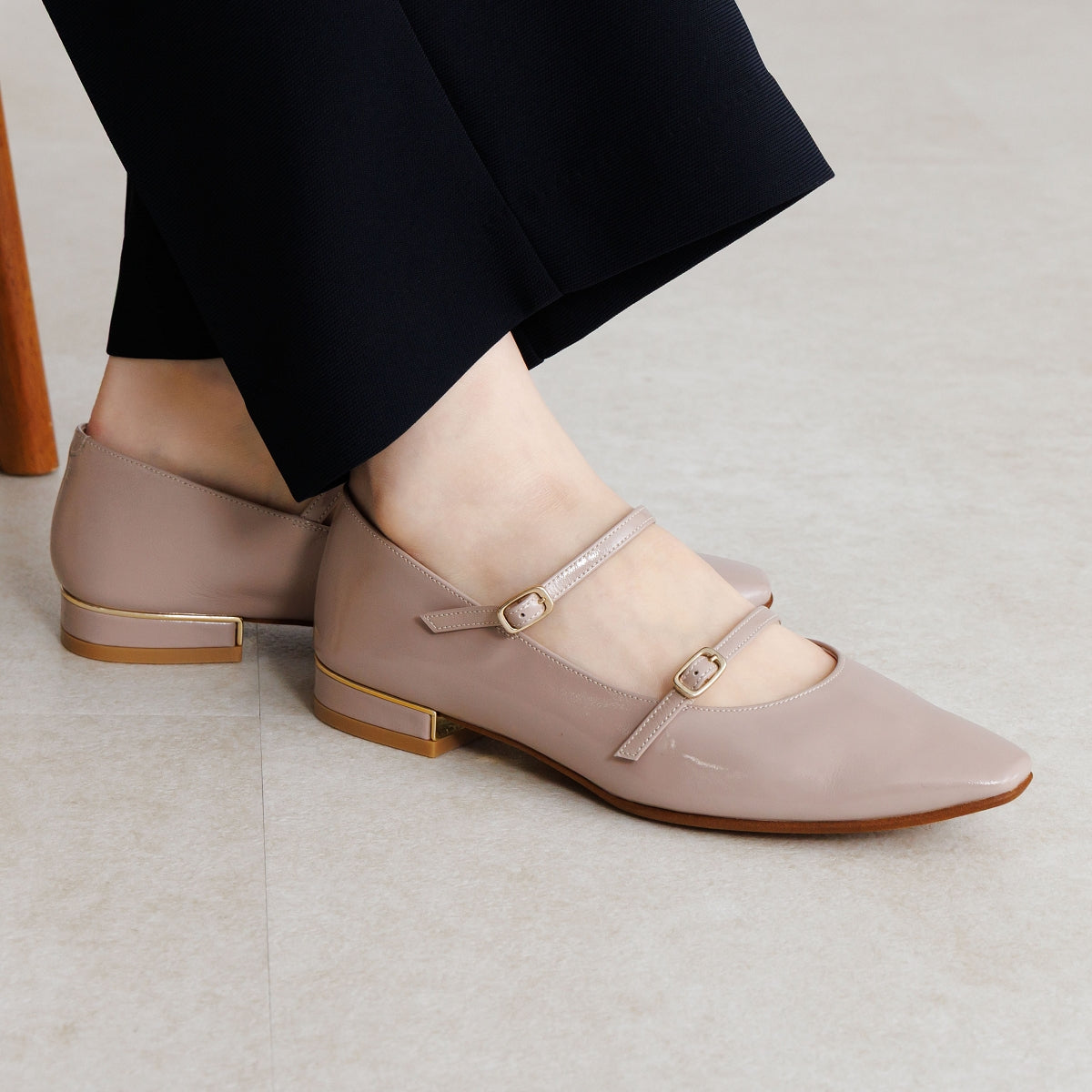 【26SS新色追加】ダブルベルトローヒールメリージェーンパンプス/651313