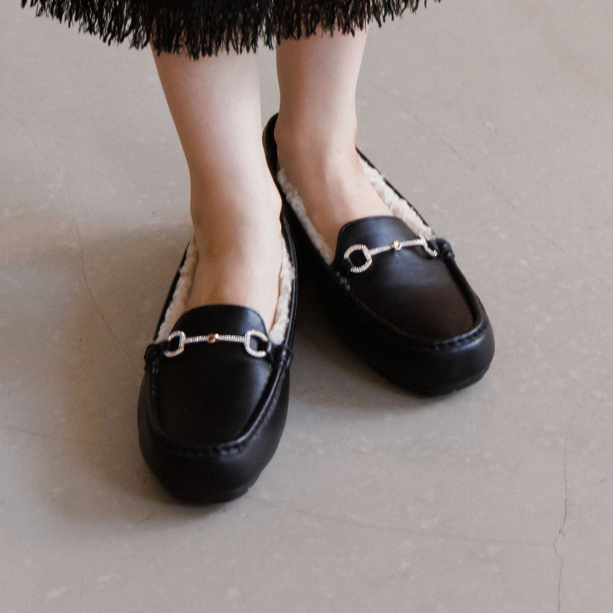 【25AW】ビジュービットふわふわモカシン/651320