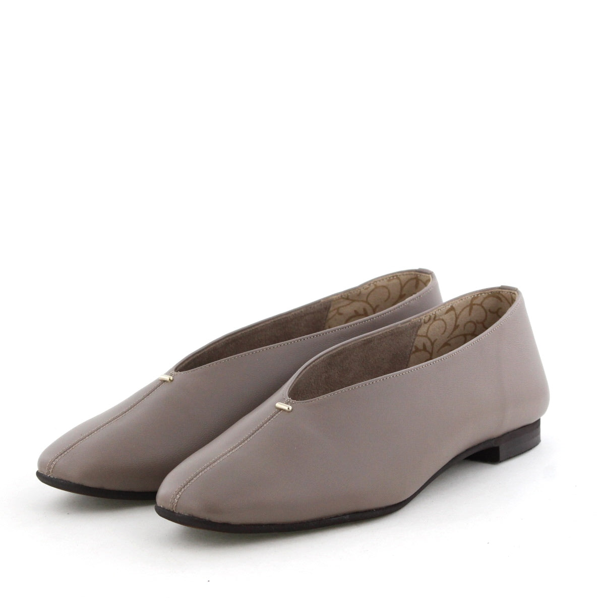 《一部予約/11月上旬入荷予定》【25AW】メタルポイントフラットパンプス/651326