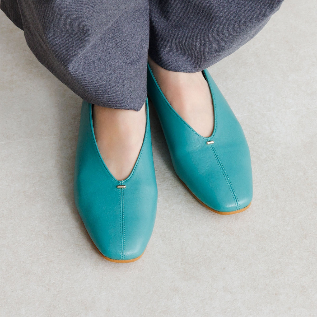 【26SS新色追加】メタルポイントフラットパンプス/651326