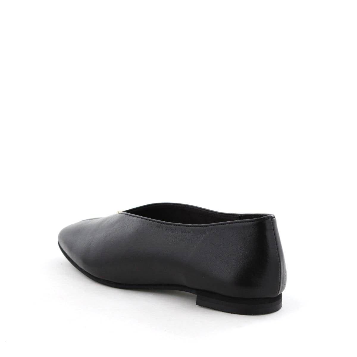 《一部予約/11月上旬入荷予定》【25AW】メタルポイントフラットパンプス/651326