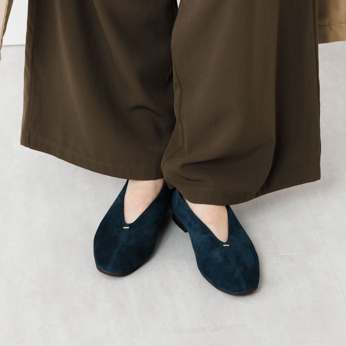 【25AW】メタルポイントフラットパンプス/651326