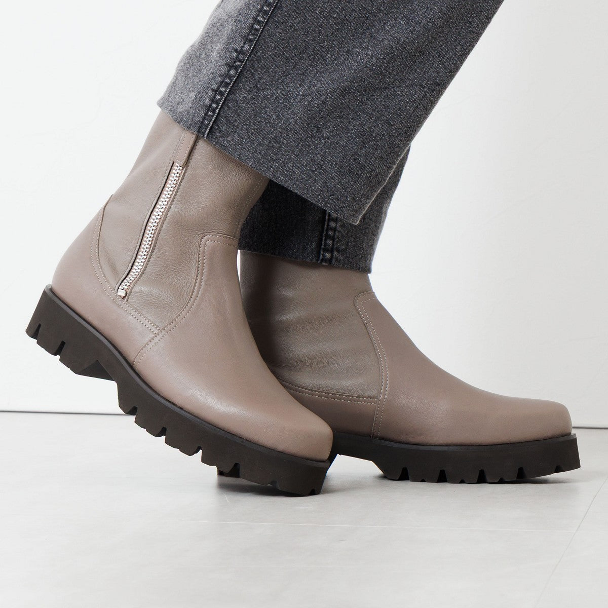 《予約/12月上旬入荷予定》トラックソールサイドジップストレッチブーツ/651403