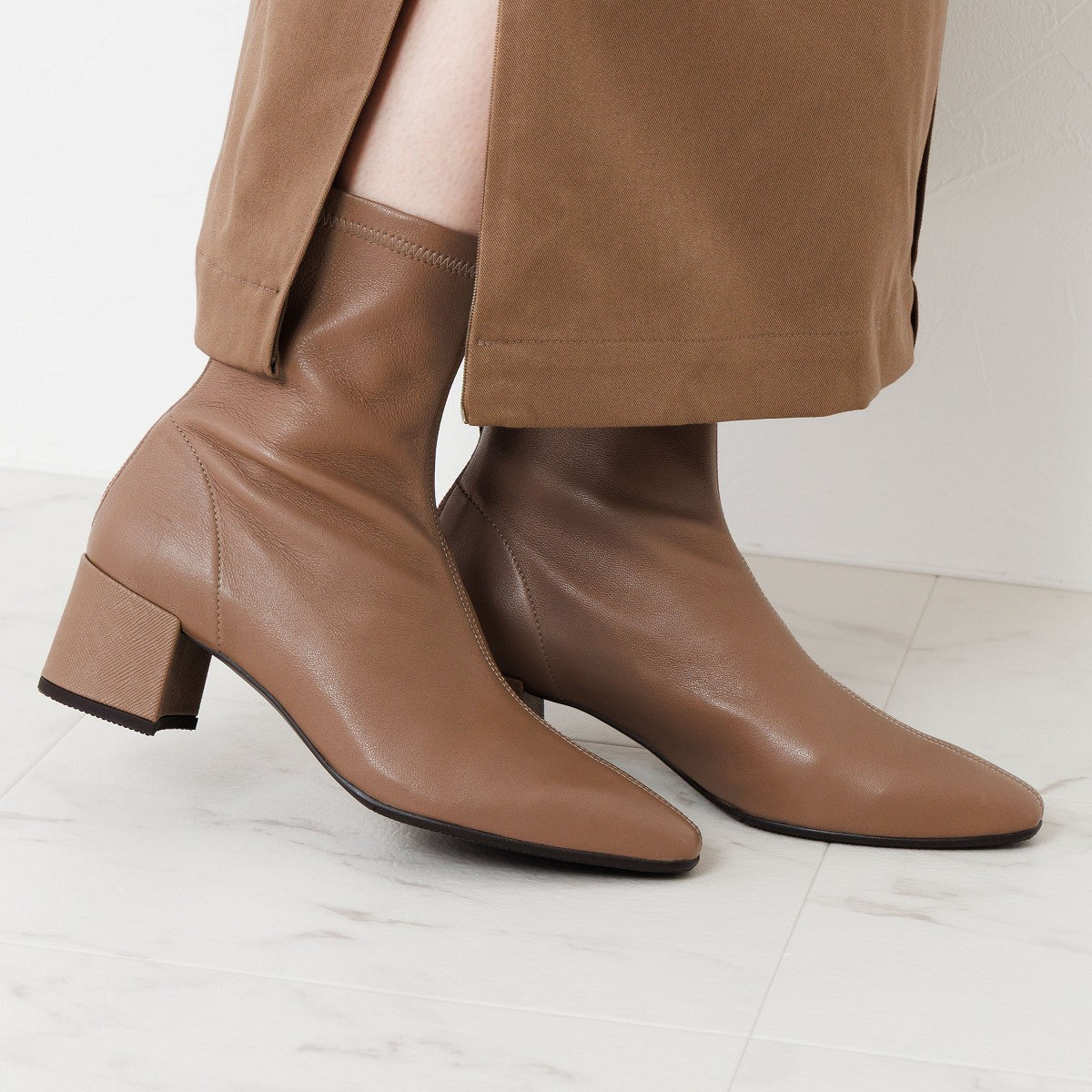 【25AW】バックジップヒールストレッチブーツ/651404